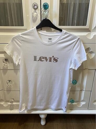 levis tişört