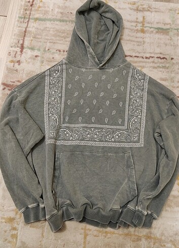 Zara model şal desenli hoodie 