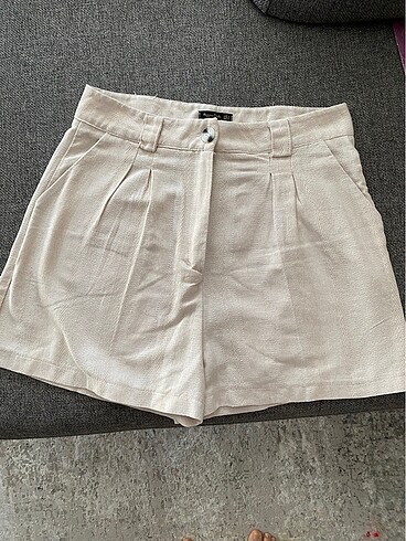 l Beden Massimo Dutti pileli şort