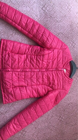 Pembe mevsimlik mont