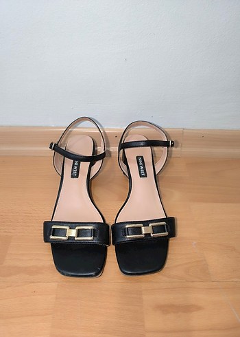 Nine West ürünü