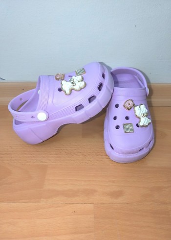 Crocs ürünü