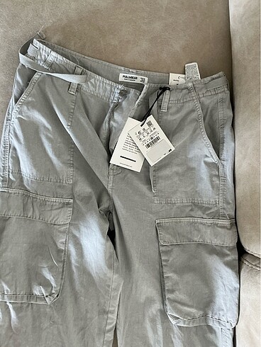40 Beden Pull and bear etiketli kargo pantolon