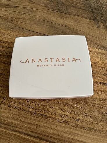 Beden Anastasıa Beverly Hılls
