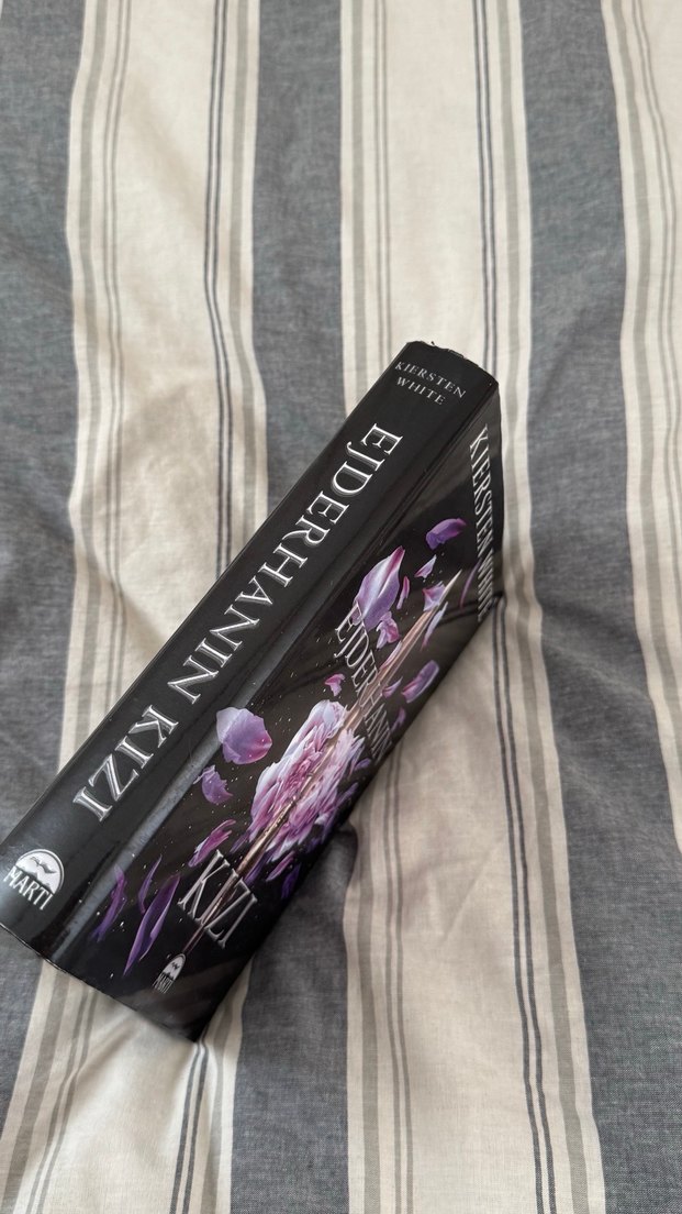 Ejderhanın Kızı - Kiersten White - Görsel 2