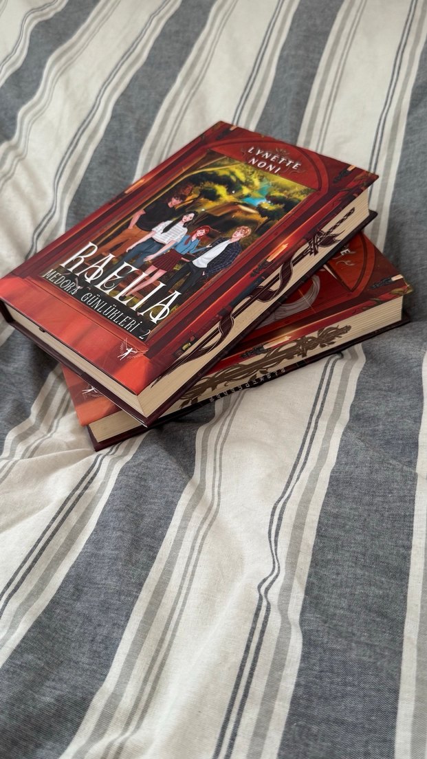 Akarnae ve Raelia Roman Seti - Görsel 2