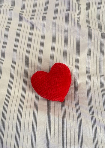 El Yapımı Kırmızı Örgü Kalp - Görsel 2