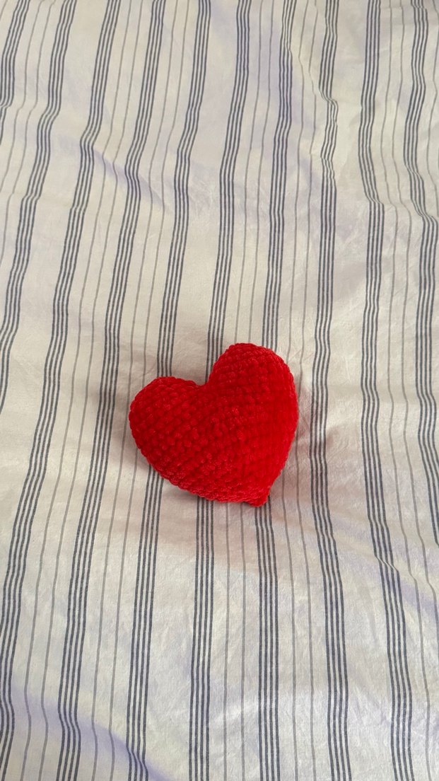 El Yapımı Kırmızı Örgü Kalp - Görsel 2