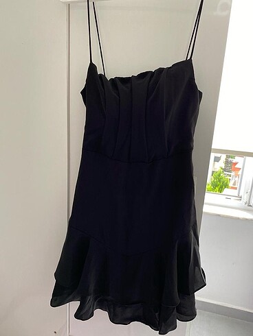 Trendyol & Milla Siyah dokuma volanlı mini elbise