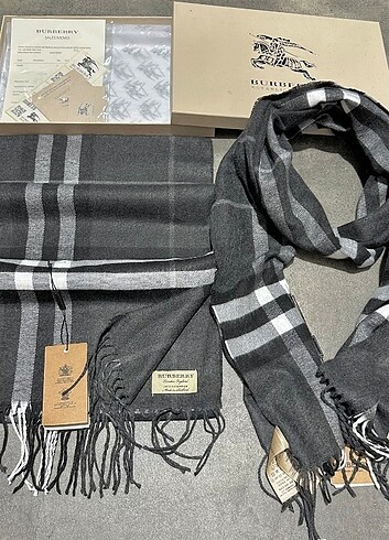 BURBERRY KUTULU ŞAL ATKI 