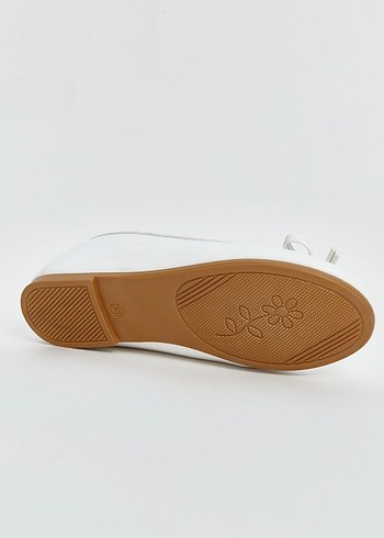 Fiyonklu Beyaz Kız Çocuk Rugan Babet 31 numara sıfır etiketli - Görsel 11