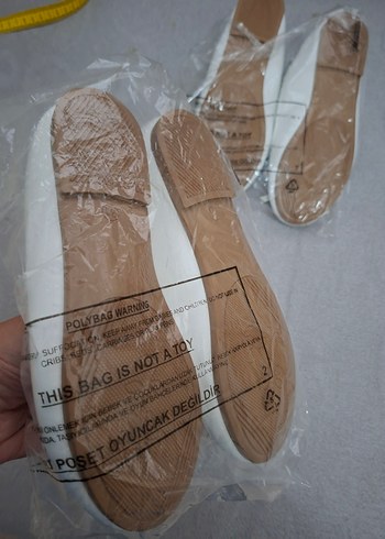 Fiyonklu Beyaz Kız Çocuk Rugan Babet 31 numara sıfır etiketli - Görsel 4