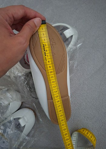 Fiyonklu Beyaz Kız Çocuk Rugan Babet 31 numara sıfır etiketli - Görsel 7