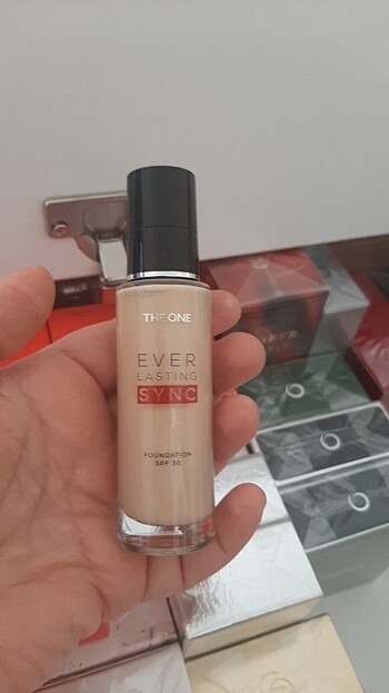 The one Everlasting sync fondöten spf 30