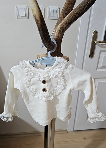 Kız Çocuk Düğmeli Beyaz Triko Bluz - Görsel 4