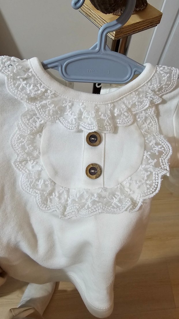 Kız Çocuk Düğmeli Beyaz Triko Bluz - Görsel 3