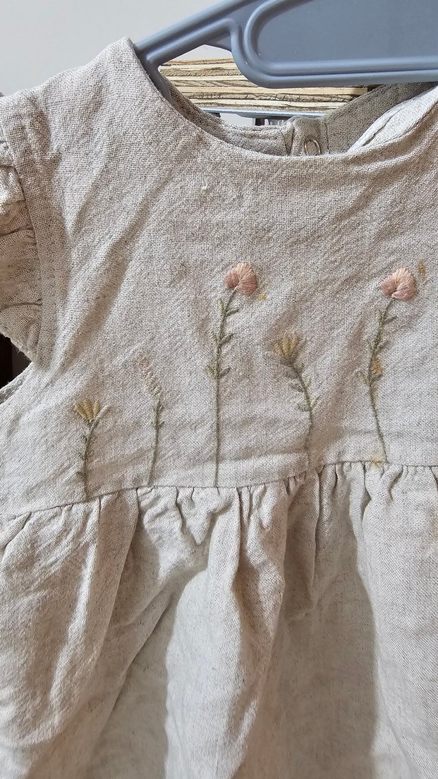 Kız Çocuk  bej Keten Nakışlı Fırfırlı Elbise - Görsel 3