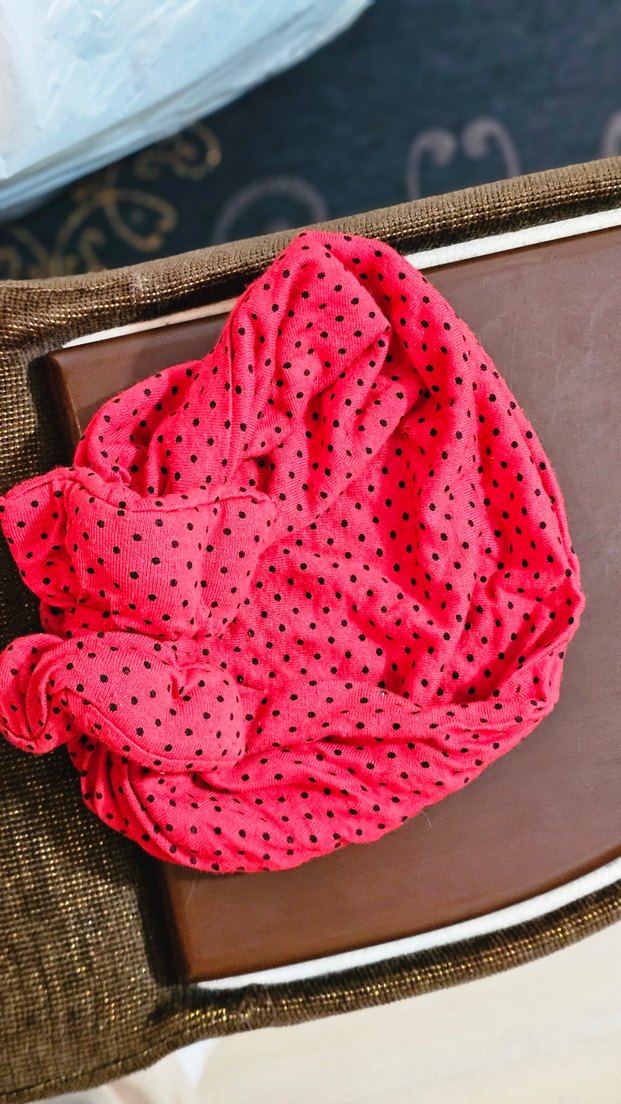 Puantiyeli Fırfırlı kırmızı bebek bone - Görsel 2