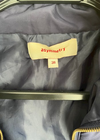 Asymmetry Lacivert Kapitone Mevsimlik Mont - Görsel 3