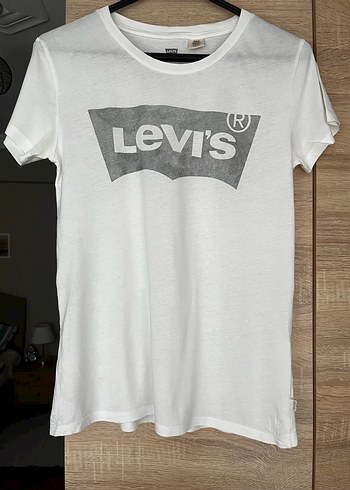 Levis Levi S Beyaz Baskili Kadin Tisort