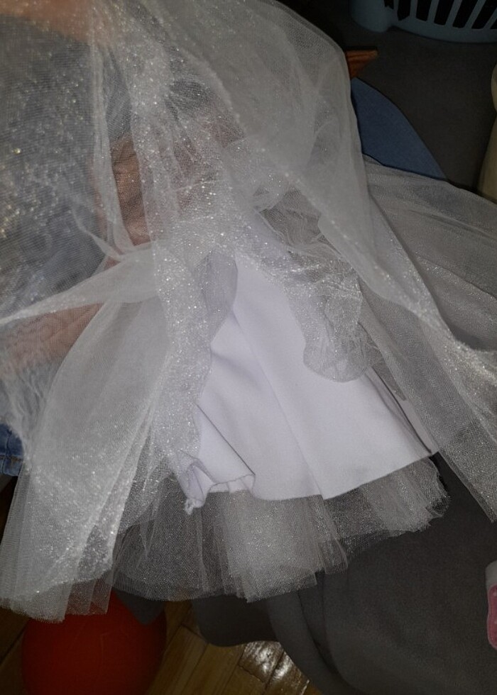 1/2 yaş kot elbise. Etek kısmı kabarık tül.. - Görsel 2