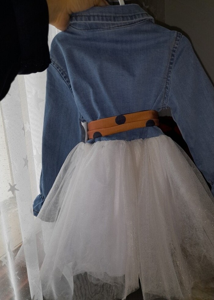 1/2 yaş kot elbise. Etek kısmı kabarık tül.. - Görsel 4