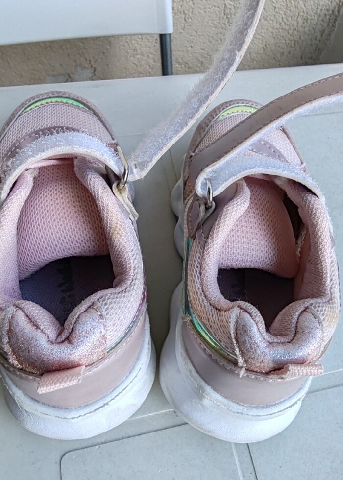 22 numara ışıklı spor ayakkabı  - Görsel 2