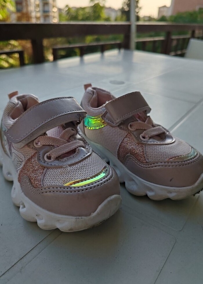 22 numara ışıklı spor ayakkabı  - Görsel 5