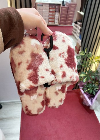 Kadın Desenli Yüksek Topuklu Ev Terlikleri - Görsel 3