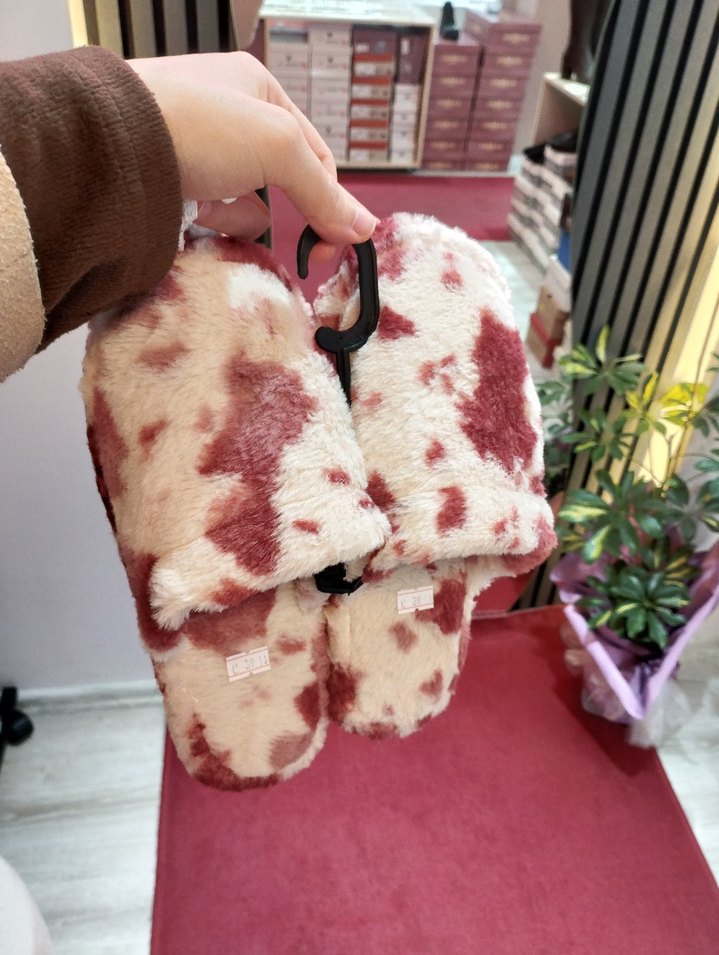 Kadın Desenli Yüksek Topuklu Ev Terlikleri - Görsel 3