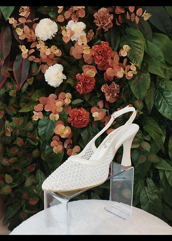 Dantel Detaylı Beyaz Kadın Topuklu Ayakkabı - Görsel 2