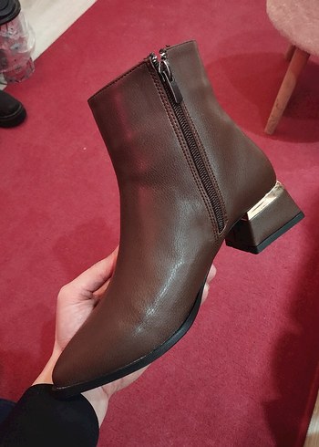 Kahverengi Deri Kadın Botlar, Tokalı, Kalın Topuklu - Görsel 3