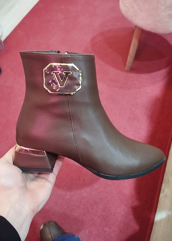 Kahverengi Deri Kadın Botlar, Tokalı, Kalın Topuklu - Görsel 2