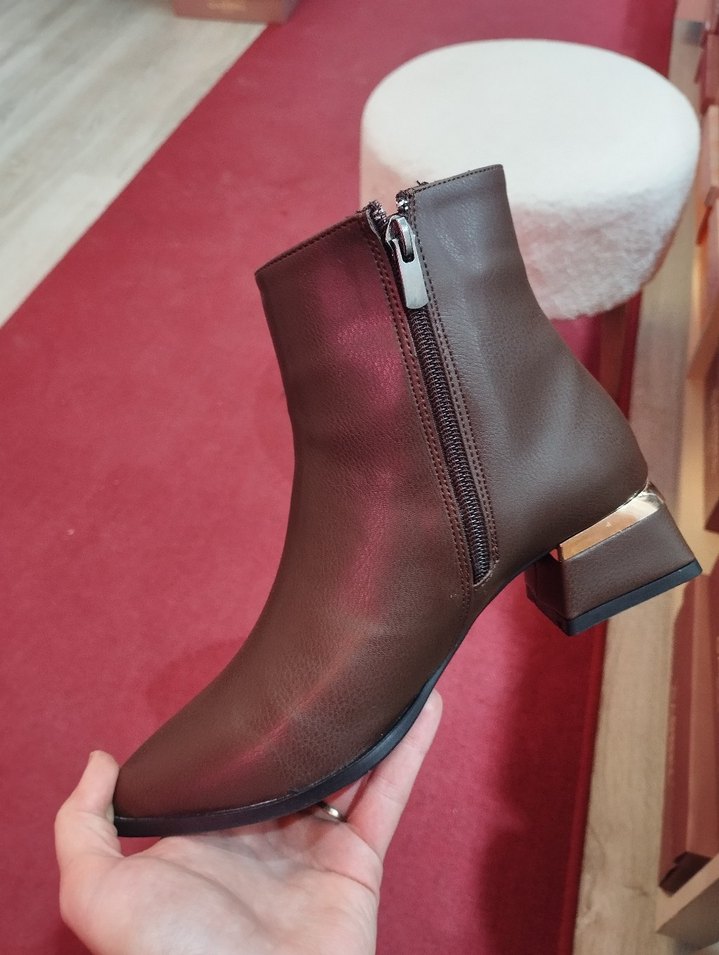 Kahverengi Deri Kadın Botlar, Tokalı, Kalın Topuklu - Görsel 4