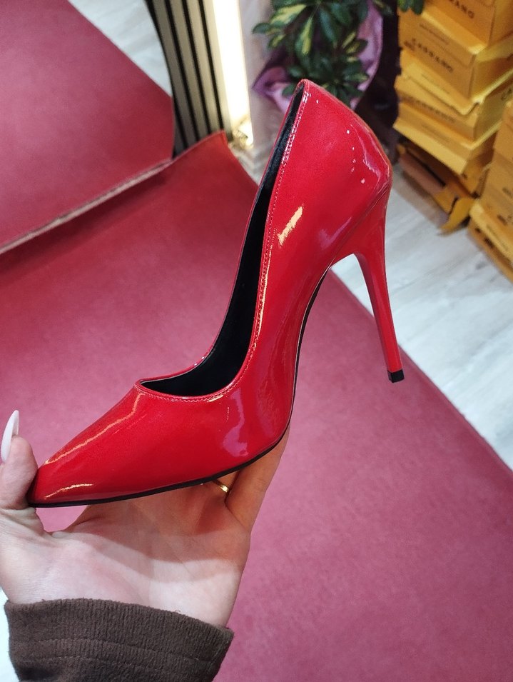 Parlak Kırmızı Rugan Stiletto - Görsel 3
