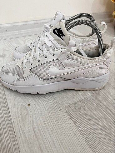 39 Beden beyaz Renk Nike orj
