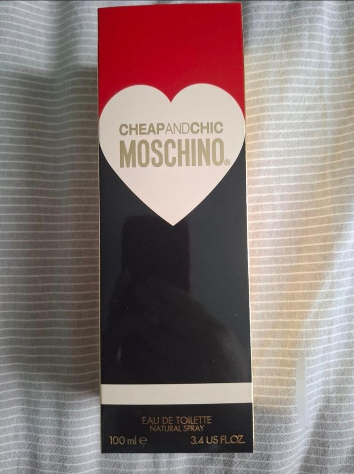 Moschino Cheap and Chic Kadın Parfümü 100 ml - Görsel 2