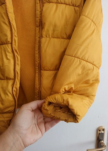 Sarı Düğmeli Kız Çocuk Montu - Görsel 5