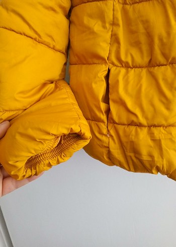 Sarı Düğmeli Kız Çocuk Montu - Görsel 4