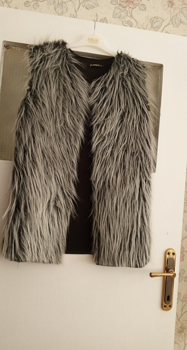 Gri Kürklü Kadın Yelek - Görsel 3