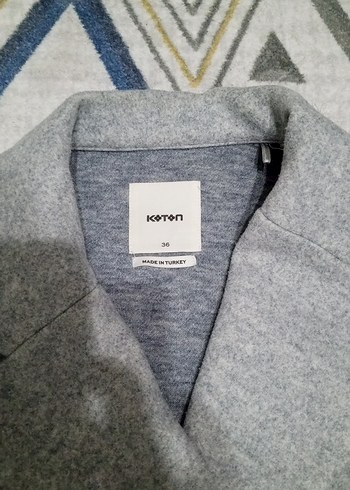 Gri çift düğmeli kadın kaban - Görsel 2