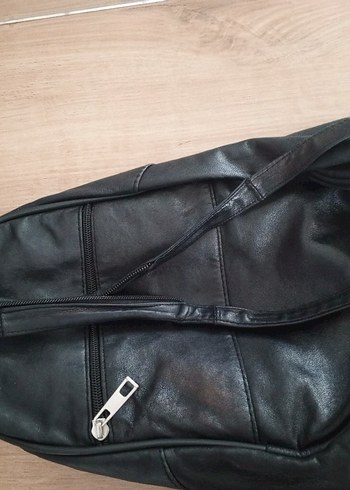 Siyah Deri Fermuarlı Biker Sırt Çantası - Görsel 10