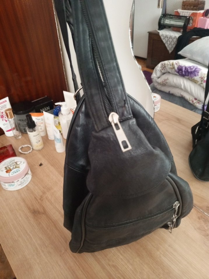 Siyah Deri Fermuarlı Biker Sırt Çantası - Görsel 4