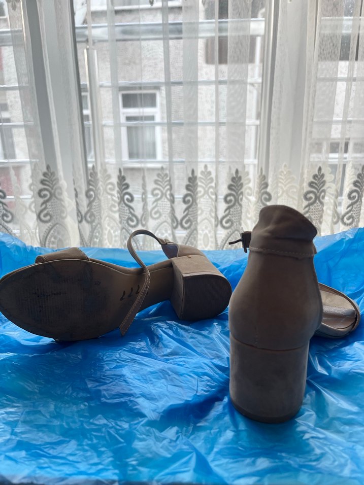 Kahverengi Tokalı Kadın Topuklu Sandalet - Görsel 2