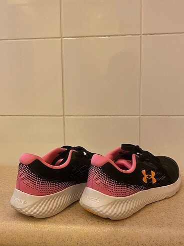 Nike Under armaor