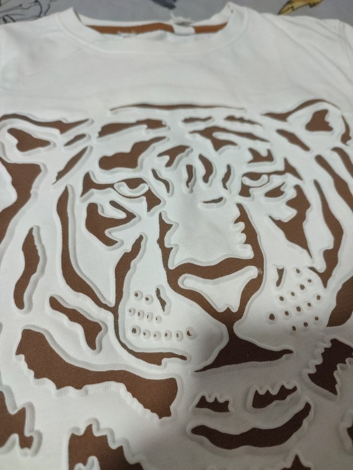 Beyaz kabartma kaplan baskılı Erkek Çocuk Tişörtü - Görsel 2