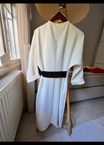 Zara Beyaz Düğmeli Uzun Elbise - Görsel 3