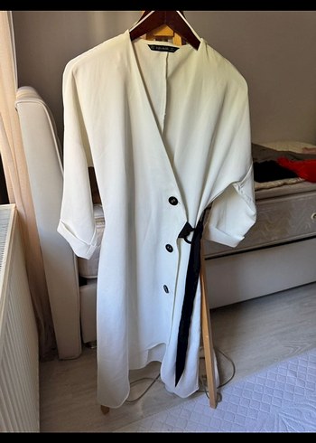 Zara Beyaz Düğmeli Uzun Elbise - Görsel 4