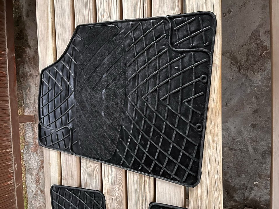 Dört parça oto paspas seti - Görsel 2