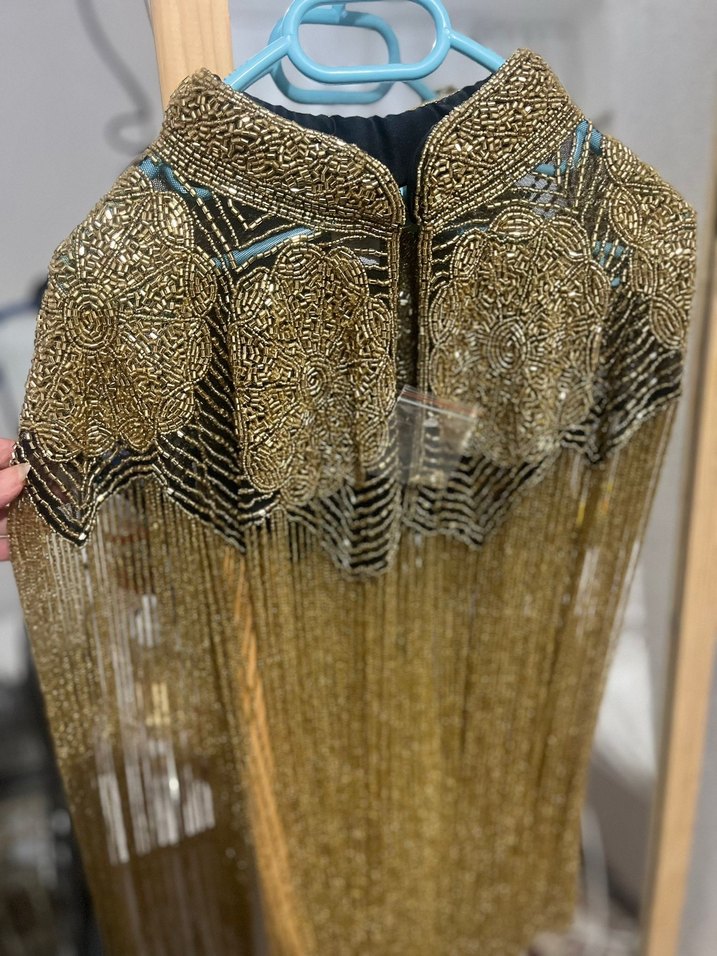 Özel Tasarım Pullu ve Boncuklu Pelerin - Görsel 2